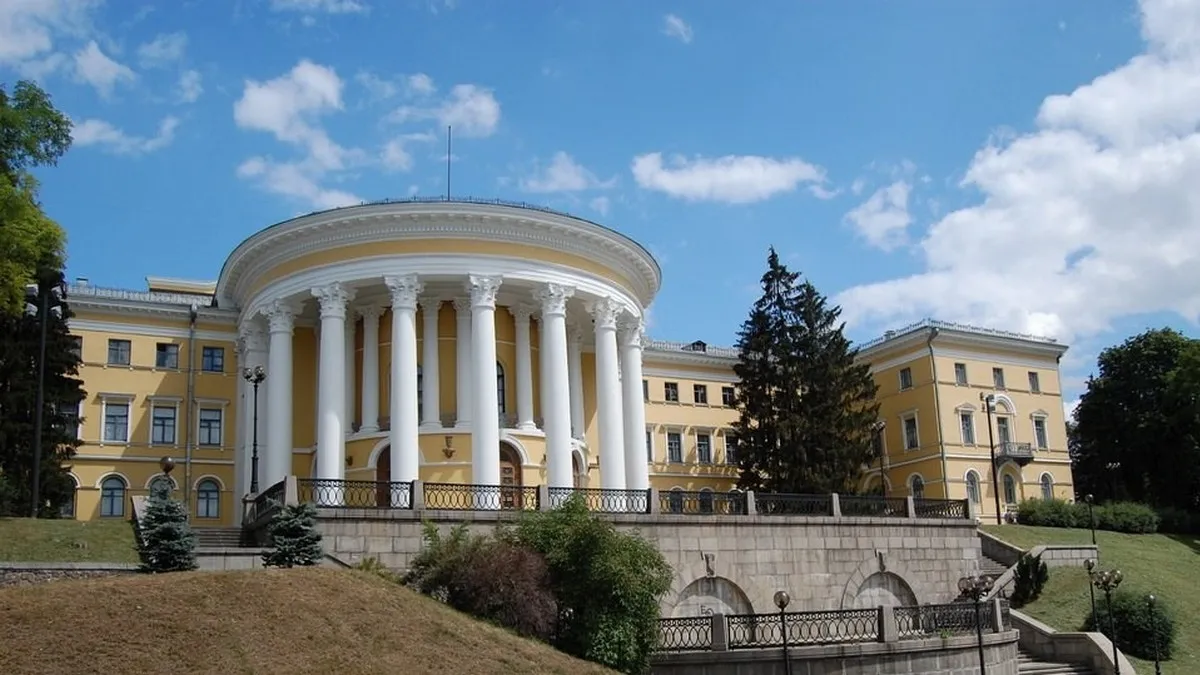 Прокуратура через суд вимагає повернути державі будівлю Жовтневого палацу в Києві: в чому полягає причина