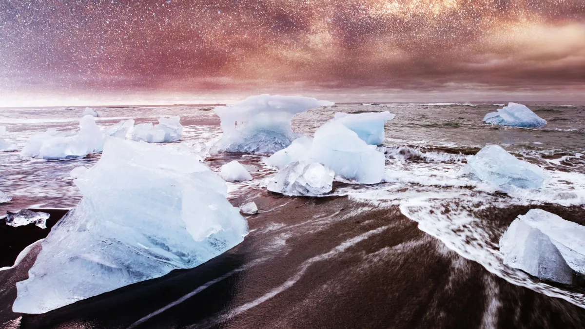 Гігантська аномалія під Антарктидою: вчені забили на сполох через гравітаційну діру