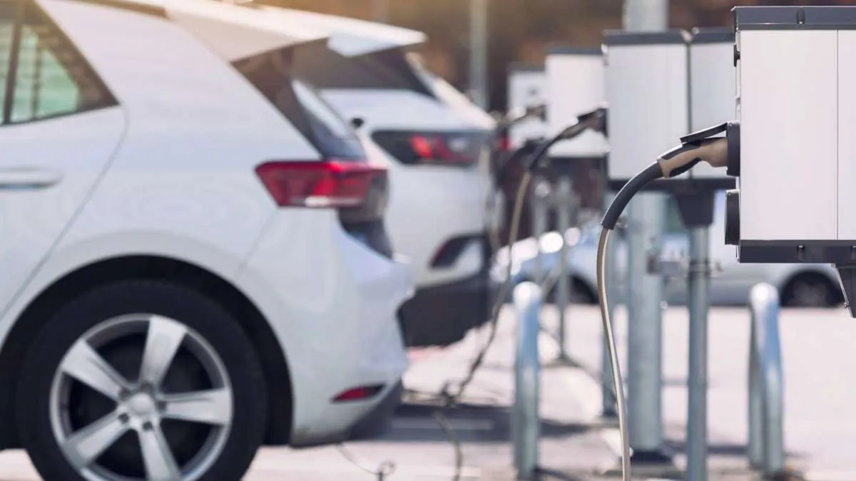 «Зараз ми спостерігаємо тимчасову аномалію»: імпорт вживаних електромобілів в Україну впав в рази