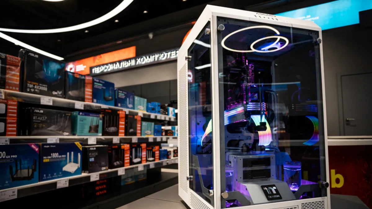 Магазини почали витягувати оперативну памʼять і відеокарти з демонстраційних ПК: чому продавці це роблять