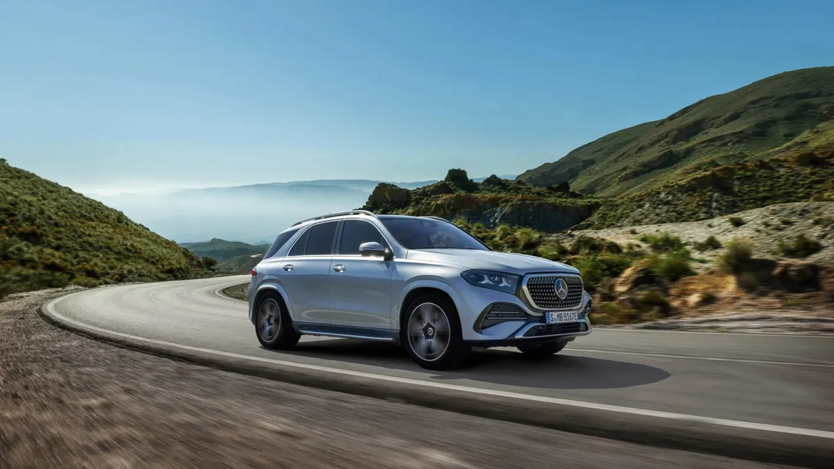 Mercedes-Benz презентували одразу 4 кросовери: близько 3 тисяч новацій, інтеграція ШІ та унікальний дизайн