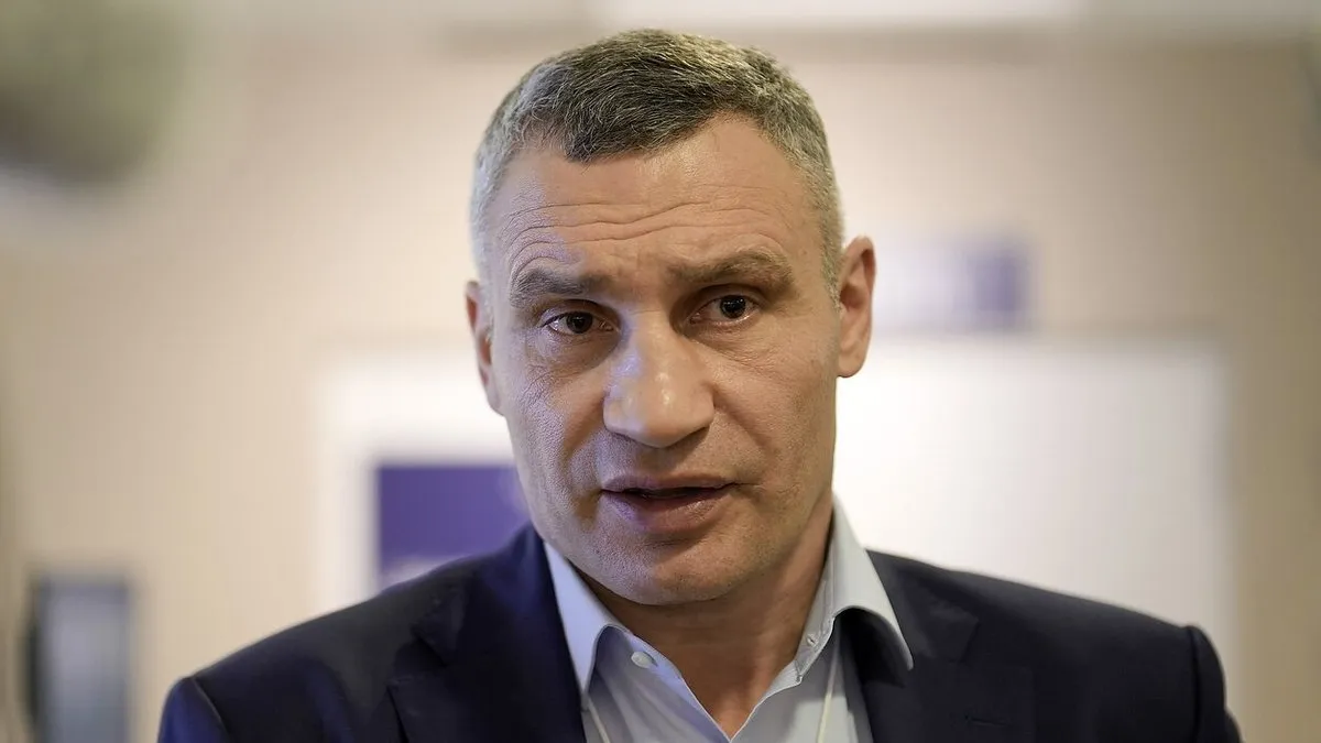 Протягом місяця: Кличко анонсував появу десятків нових мобільних укриттів біля зупинок у Києві
