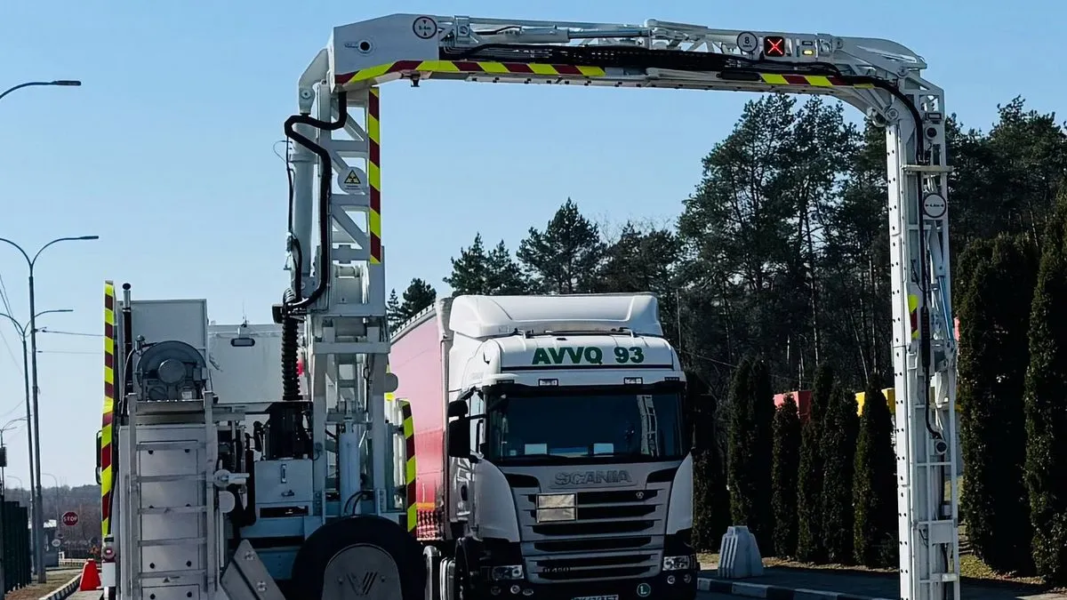 Непідкупні, швидкі і зручні: на кордоні з Польщею Встановлено сканери зі штучним інтелектом – що зміниться