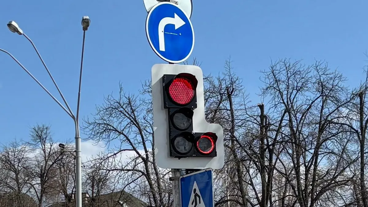 В Україні реалізують новий стандарт ДСТУ: на світлофорах з’являться незвичні секції – що вони означають