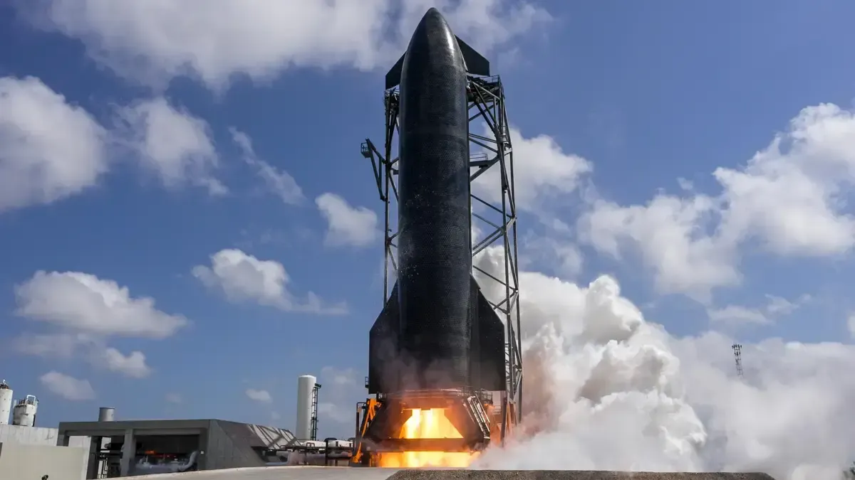 Удар на швидкості 8700 км/год: некерована ракета SpaceX летить на Місяць