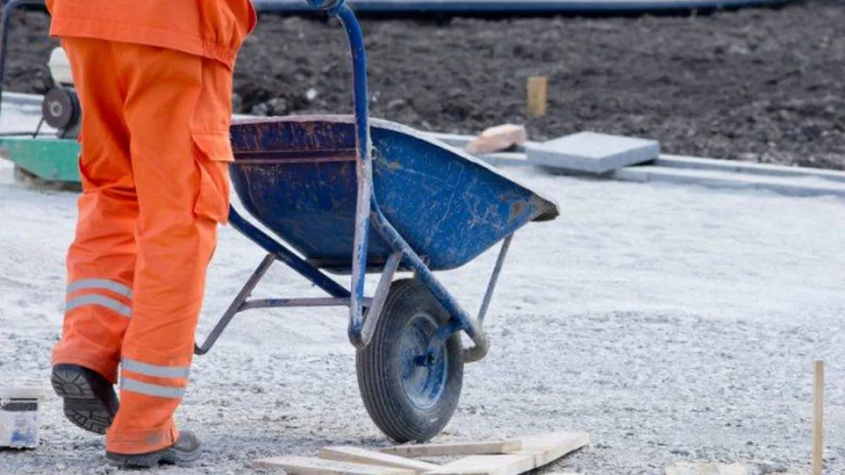 Чи можуть українців примушувати до суспільно корисних робіт та скільки за це платять: офіційне роз'яснення 