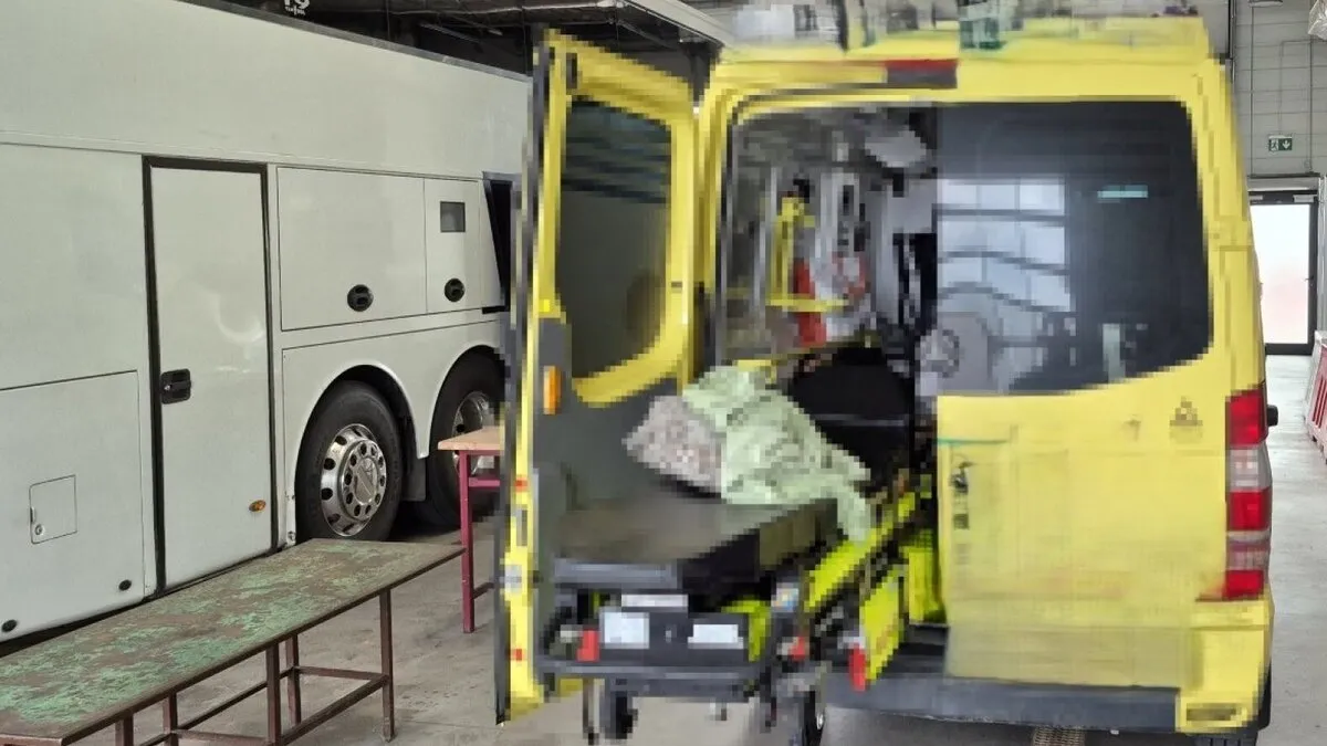 Контрабанда у «швидкій»: на кордоні з Польщею в медичному авто знайшли понад 900 пачок сигарет