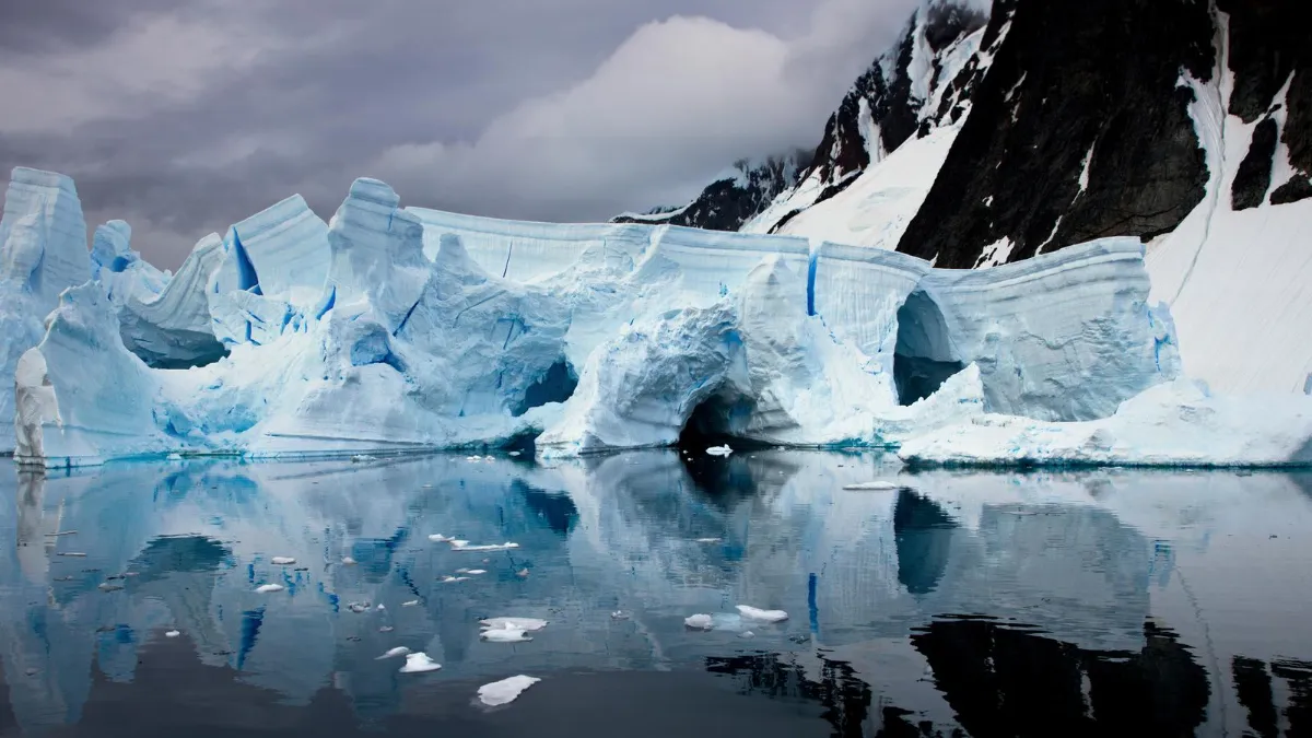 Аномалія під льодами Антарктиди: вчені втратили підводний дрон після несподіваної знахідки