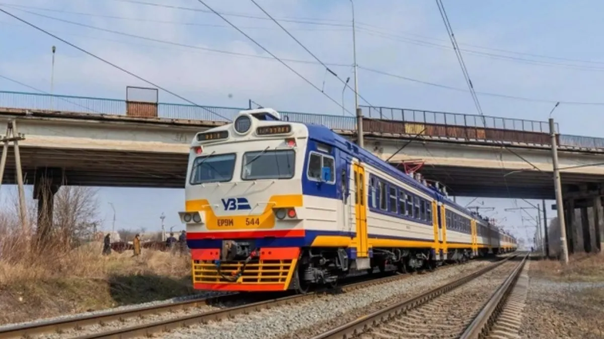 Kyiv City Express отримав нове звучання: Квіткова, Світоліна та інші зірки озвучують станції електрички