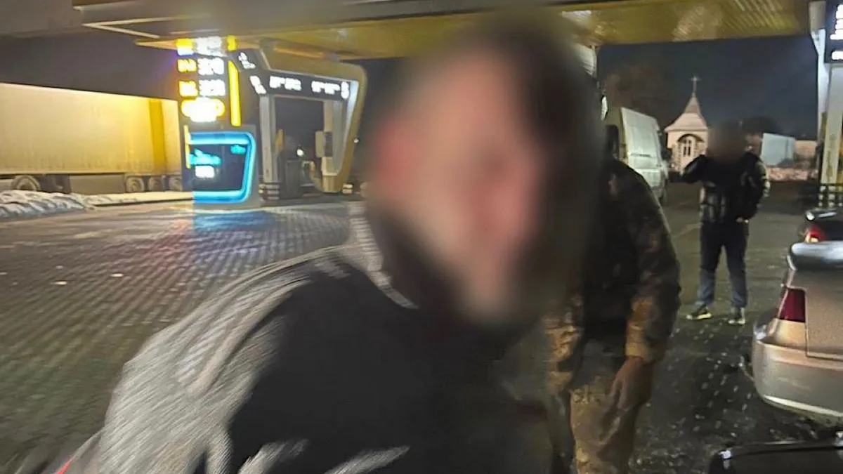 Кинув гранату в поліцейських і втік: на Буковині затримали нападника