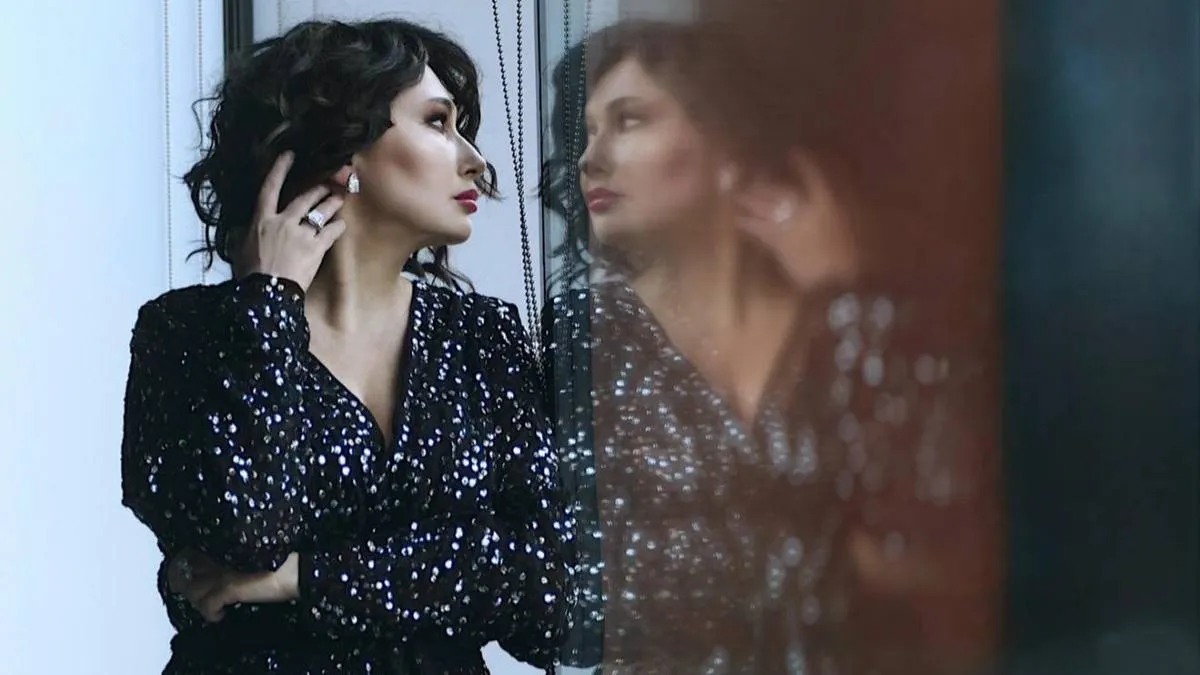 Біля пам’ятника легендарному дідусеві: Олена Мозгова зворушила світлиною доньки