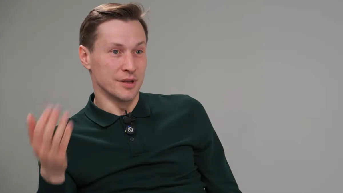 «Мене знесло з кроваті»: актор Костянтин Октябрський розповів деталі влучання дрона в його дім