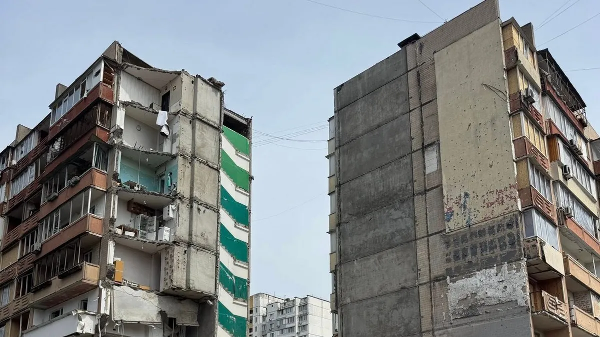 Зруйновано 18 квартир: відомі деталі обстеження будинку в Києві, що частково обвалився після обстрілу росіян