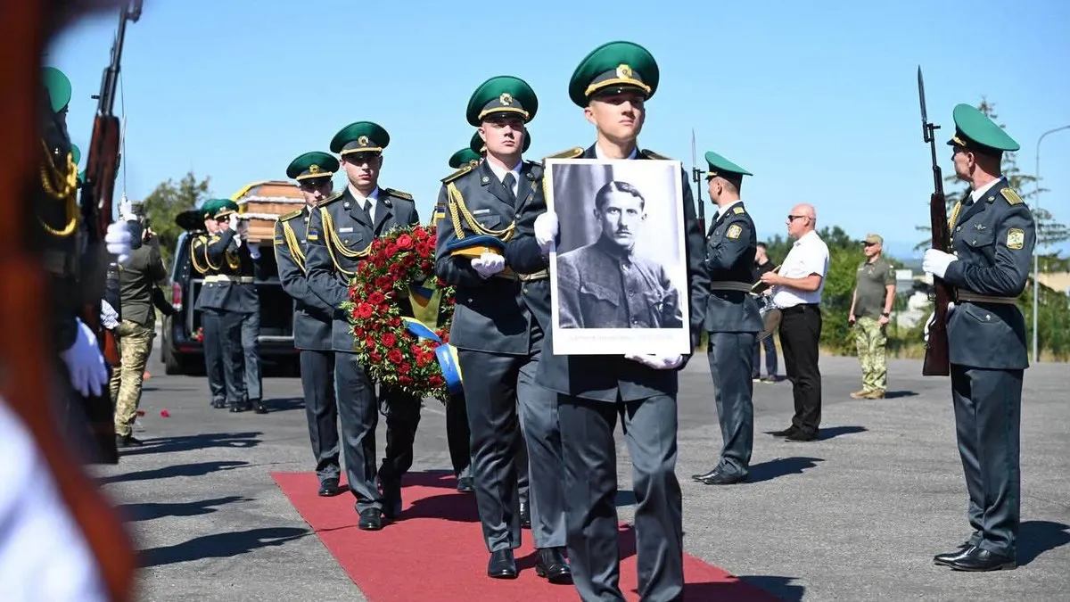 Прах Євгена Коновальця повернули в Україну для перепоховання: як зустрічають голову ОУН