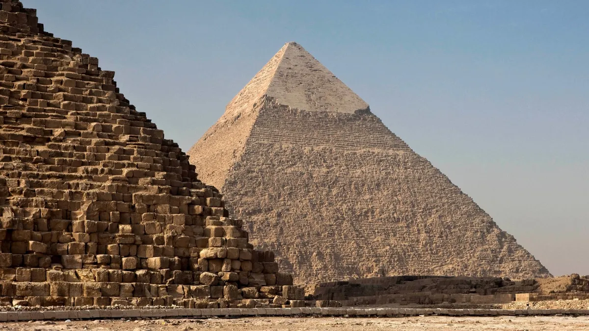 Під пірамідами Гізи знайшли гігантське підземне місто: супутники показали «неможливі» структури