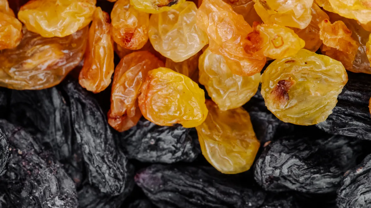 Джерело енергії та вітамінів: експерти розкрили неочікувані корисні властивості сушеного винограду