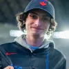 Зірка одного з найпопулярніших серіалів Netflix щомісячно донатить Україні: актор зробив відверте зізнання