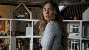 «Служниця» обійшла «Аватар» і стала лідером прокату в Україні: фільм із Сідні Свіні має шалену популярність