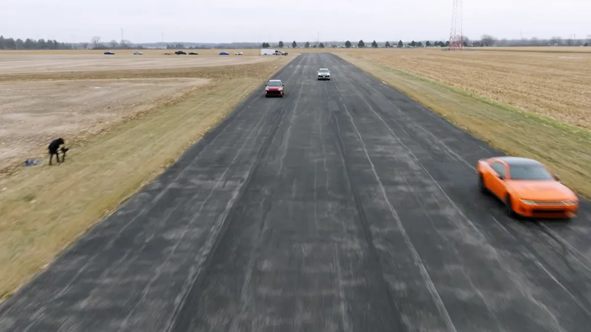 Toyota RAV4 проти VW Tiguan і Golf GTI: хто здивував швидкістю на чверті милі