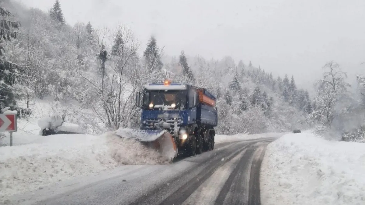 Вже не проїхати: на важливому ділянці дороги в Україні заборонили рух транспорту – деталі