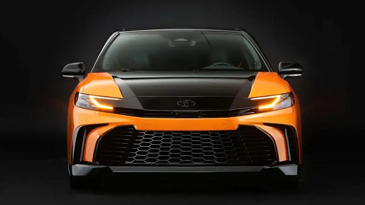 Toyota готує спортивну Camry Apex: нова версія седана може отримати покращену керованість