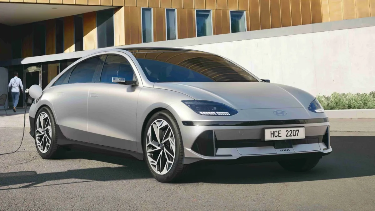 Дешевше й краще за Tesla: Hyundai представив новий електрокар IONIQ — на що здатна корейська новинка