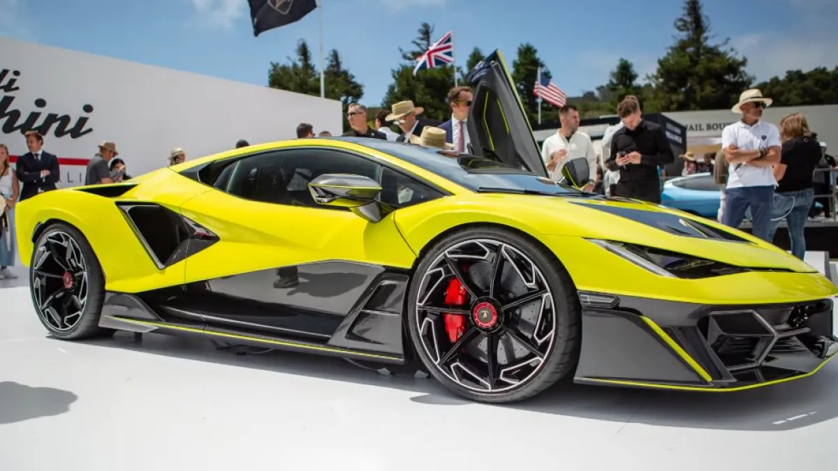 Реактивний бик: Lamborghini офіційно представила свою найпотужнішу модель Fenomeno — що вміє гіперкар