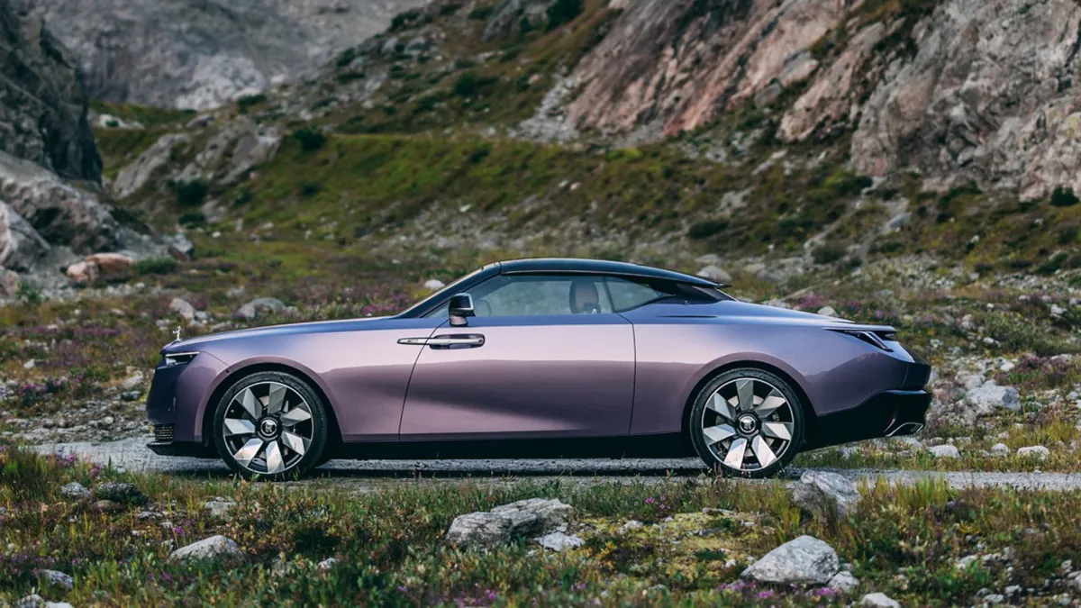 Не німець, не француз: Rolls-Royce представила найдорожчий автомобіль у Англії — що відомо про вартість машини