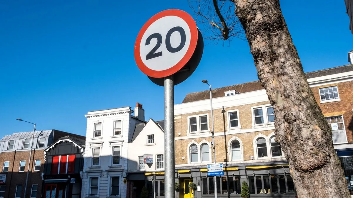 Всього 32 км на годину: названо європейську столицю з найбільшими обмеженнями руху для авто