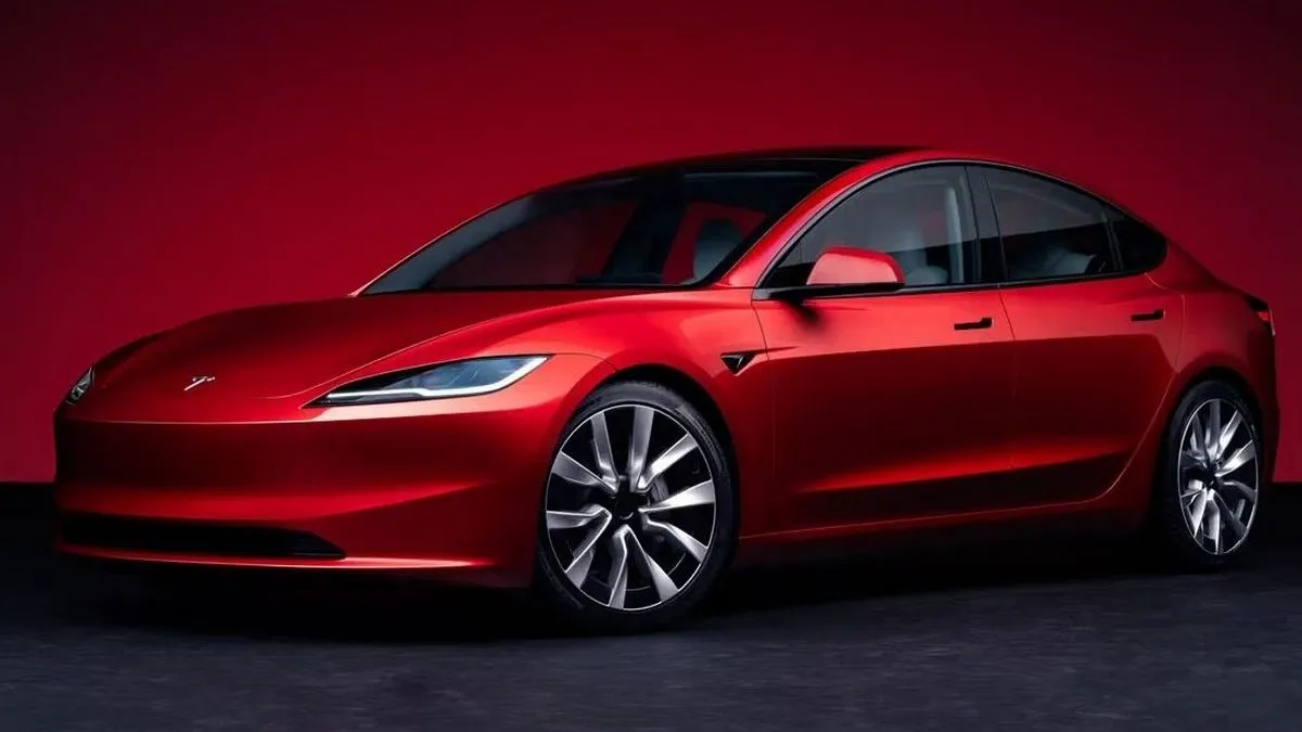 Електромобіль Tesla Model 3 виходить на європейський ринок: чому Ілон Маск продає авто в ЄС дешевше, ніж в США