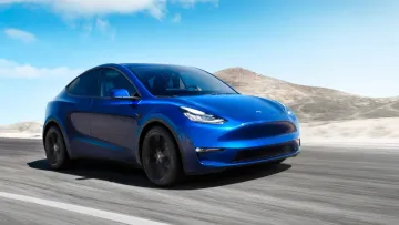 Tesla почала будувати «народну» модель, яку зможе дозволити собі кожен: Маск заінтригував дизайном нового авто