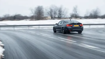 Зимова пастка: чому антиблокувальна система авто не скорочує гальмування