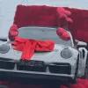 Подарунок за $260 тисяч: у Києві помітили Porsche 911, підготовлений до Дня закоханих