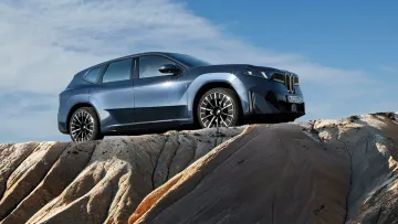 BMW представила ціни на iX3 другого покоління: електрокросовер здивував вартістю