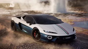 Lamborghini показала ексклюзивний Temerario у кольорах прапора Італії: стиль авто вражає
