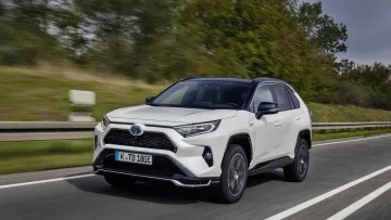 Які авто найчастіше купували українці у серпні: лідер продав понад 400 машин