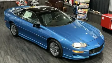 Навіть плівку не познімали: у США знайшли спортивний маслкар з 90-х в ідеальному стані — деталі