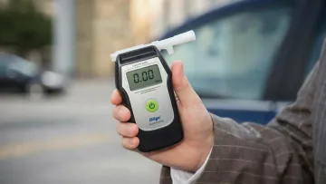 Алкотестер та права водія: чому не варто просто відмовлятися від перевірки. Юридичний лікбез 