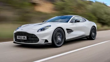 Найдорожча машина в Україні: не «Mercedes» і не «Lamborghini» – ось за скільки продають цей легковик