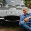 Роуен Аткінсон виставив на продаж свій культовий Jaguar: що відомо про авто славетного Містера Біна