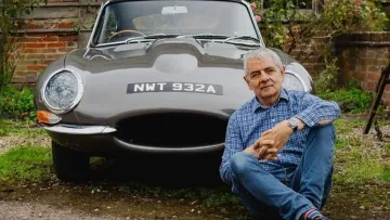 Роуен Аткінсон виставив на продаж свій культовий Jaguar: що відомо про авто славетного Містера Біна