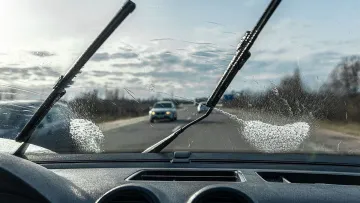 Ніколи не вмикайте цю функцію в авто взимку: що треба знати водіям-початківцям, щоб уникнути проблем