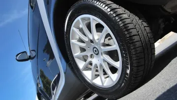 Небезпека під капотом: запах паленої гуми в авто може свідчити про серйозні несправності