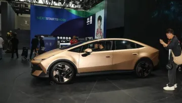 Hyundai показала новий Ioniq V: електромобіль схожий на Cybertrack та має запас ходу до 650 км