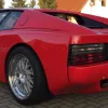 До України ввезли культову Ferrari Testarossa: машина може належати легенді Динамо — подробиці