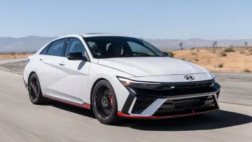 Названо найкращі відносно недорогі авто 2025 року: у списку є машини від Toyota та Hyundai