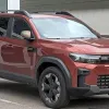 Несподіваний результат тесту кросоверів: бюджетна Dacia Bigster виявилася дорожчою за Toyota