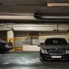 У Києві знайшли занедбаний паркінг з розкішними авто 2000-х: що відомо про знахідку