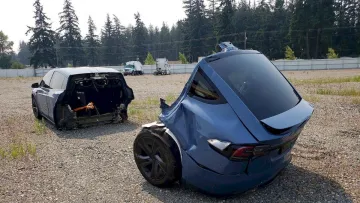 Tesla Model X розірвало навпіл у ДТП: пошкоджений електрокар все одно продають за понад 10 тисяч доларів