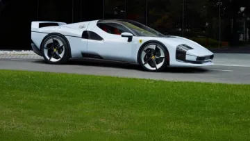 Данина пам'яті: Ferrari представила новий автомобіль на честь моделі F40 — на що він здатен